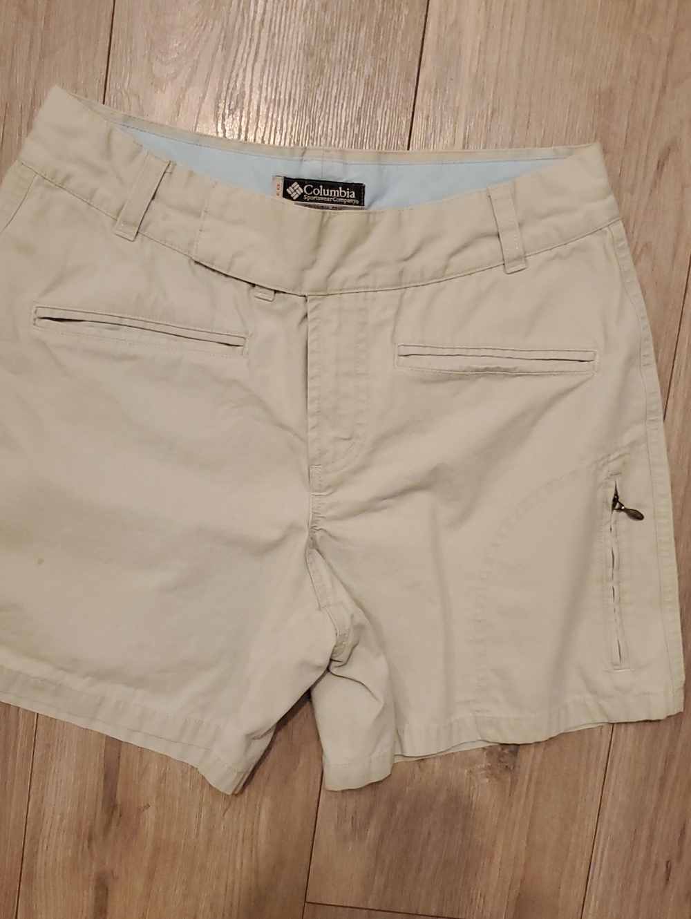 Columbia Women's Light Beige Outdoor Shorts